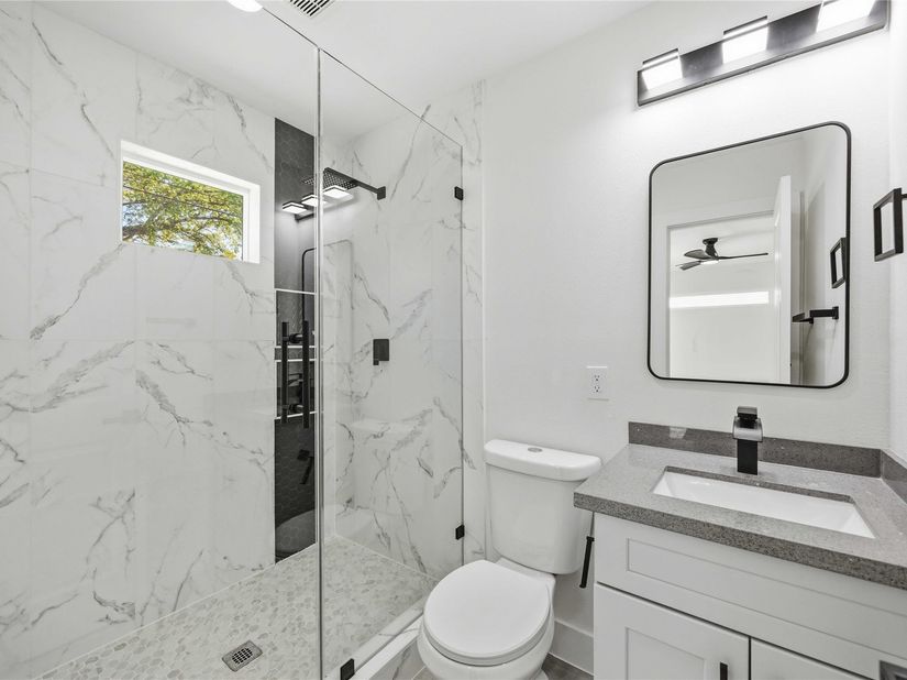 1503 Cavalcade Street, Houston TX 77009