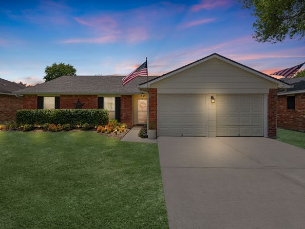 2355 Farriers Bend Drive, Friendswood TX 77546