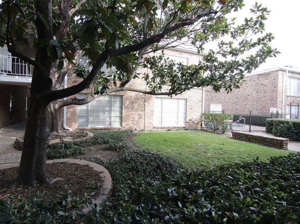 2101 Fountain View Drive 35, Houston TX 77057