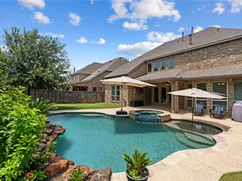 19719 Raccoon Hollow Way