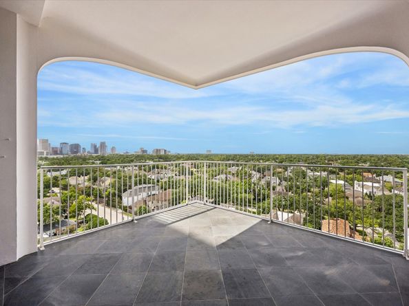 3711 San Felipe Street 10C, Houston TX 77027