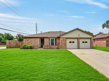 5303 Lincoln Green Drive