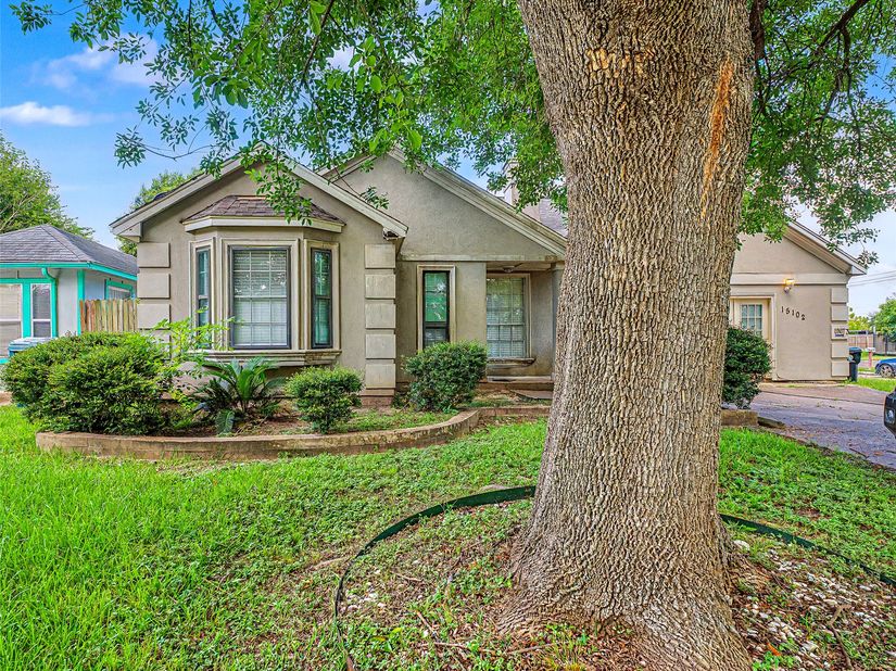 15102 Treaty Oaks Street, Houston TX 77053