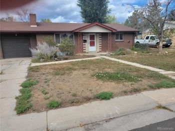 8159 N BENTON Way