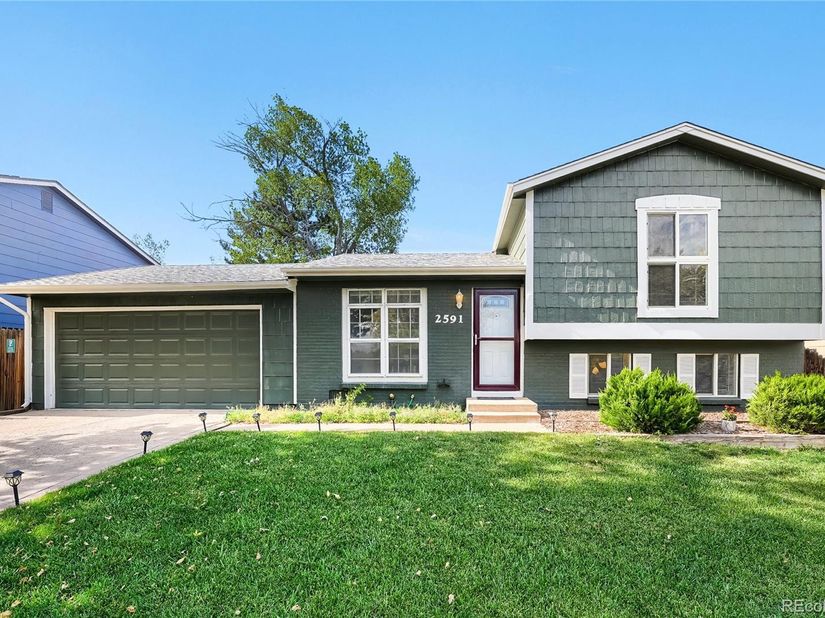 2591 S Naples Way, Aurora CO 80013