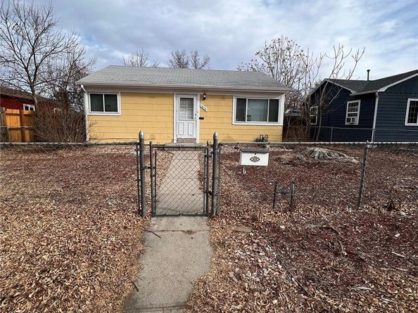 1616 Newark Street, Aurora CO 80010