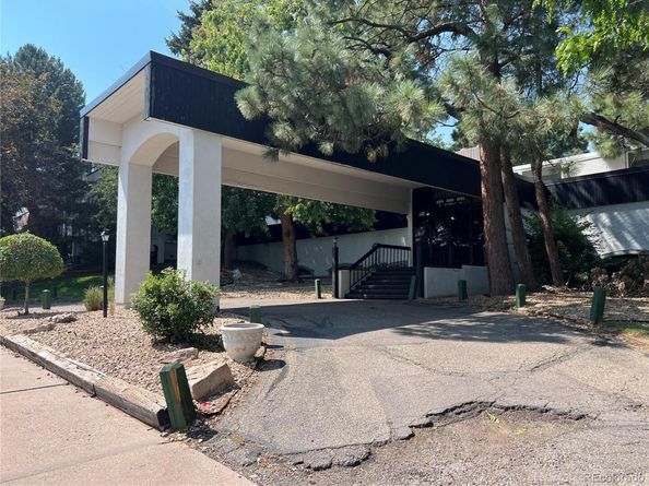 2375 S Linden Court 313, Denver CO 80222