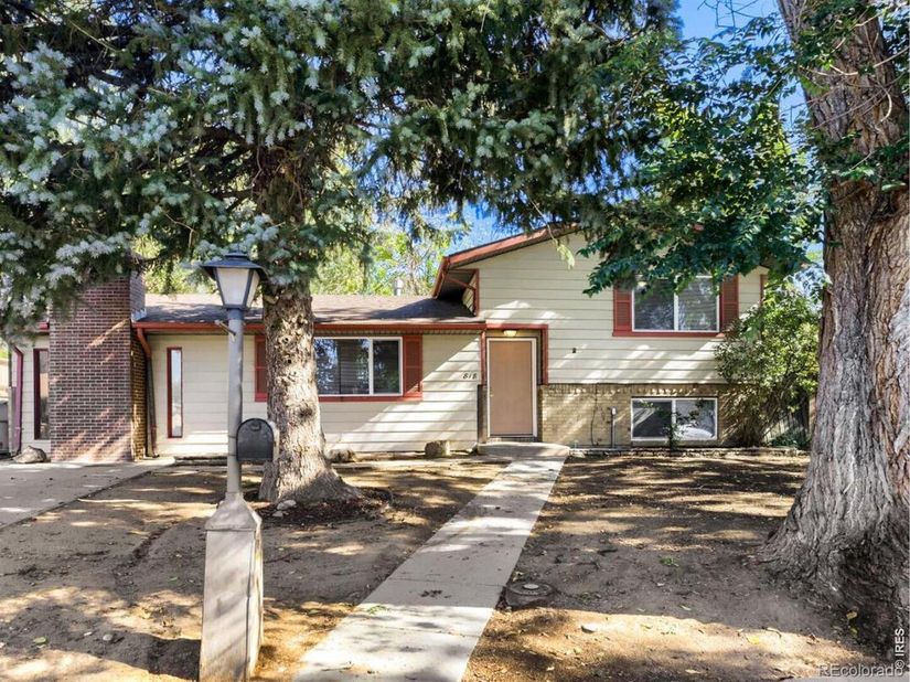 818 Hubbard Drive, Longmont CO 80504