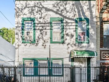 835 Pine Street