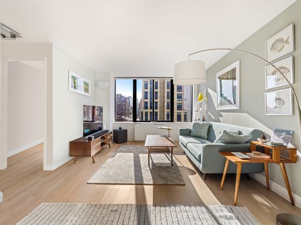 445 5th Avenue 24F, New York NY 10016
