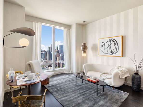 252 South Street 77B, New York NY 10002