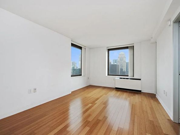 100 West 39th Street 42E, New York NY 10018