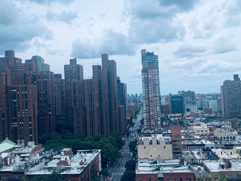 301 East 87th Street 21A, New York NY 10128