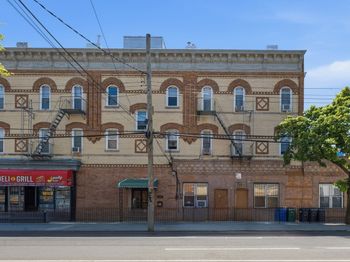 818 Onderdonk Avenue