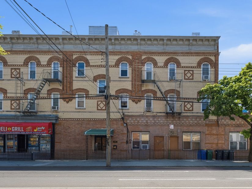 818 Onderdonk Avenue, Queens NY 11385