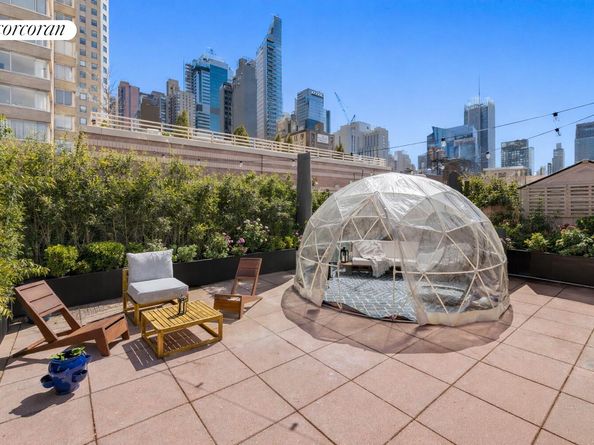 393 West 49th Street 5CC, New York NY 10019