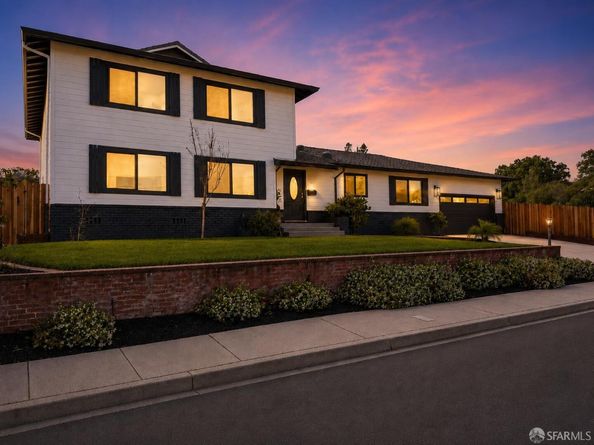 2 Beaumont Court, Lafayette CA 94549