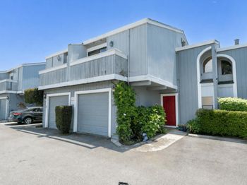 2960 Leotar Circle