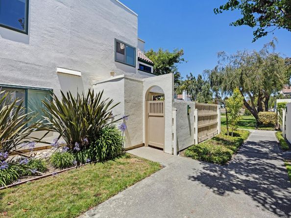 2247 Armada Way, San Mateo CA 94404