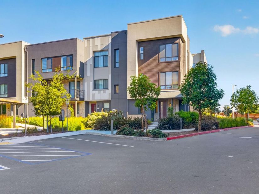 3891 Vanguard Common 1004, Fremont CA 94538