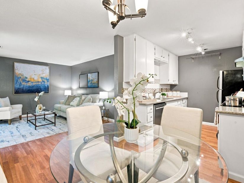 24 Emery Bay Drive, Emeryville CA 94608