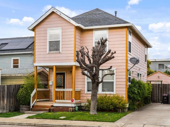 10510 East Court, Oakland CA 94603