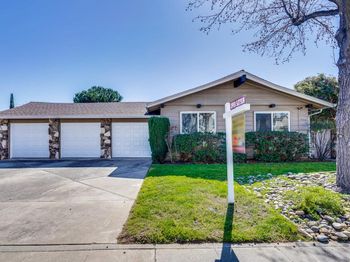 570-572 La Conner Drive