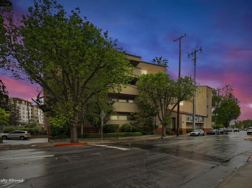 1090 Main Street 201, Redwood City CA 94063