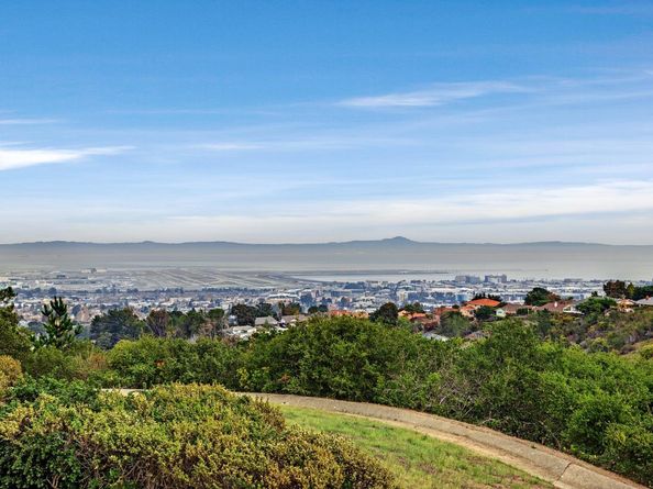 320 Vallejo Drive 18, Millbrae CA 94030