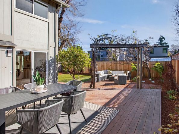 83 Devonshire Avenue 7, Mountain View CA 94043