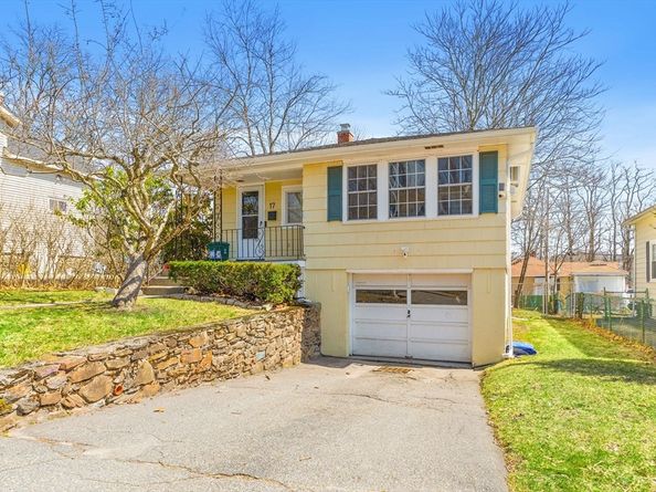 17 Vineyard St, Worcester MA 01603