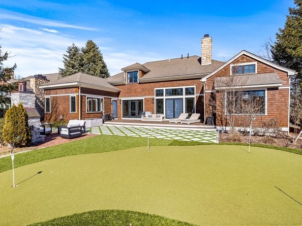 59 Clubhouse Dr, Hingham MA 02043