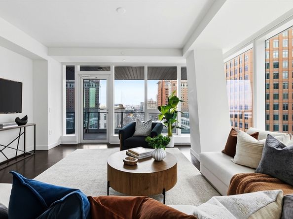 150 Seaport Blvd 8G, Boston MA 02210