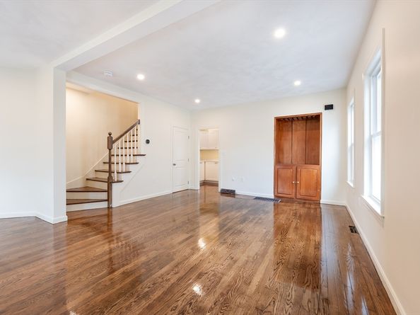 2-4 Brechin Ter, Andover MA 01810
