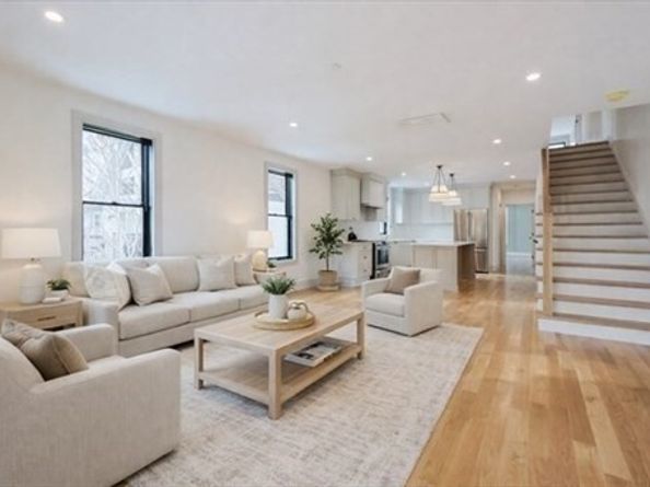 68 Rowe St 4, Boston MA 02131