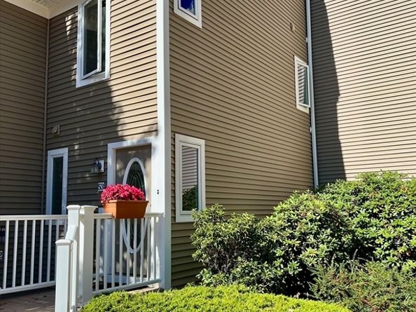 53 Pointe Rok Dr 53, Worcester MA 01604