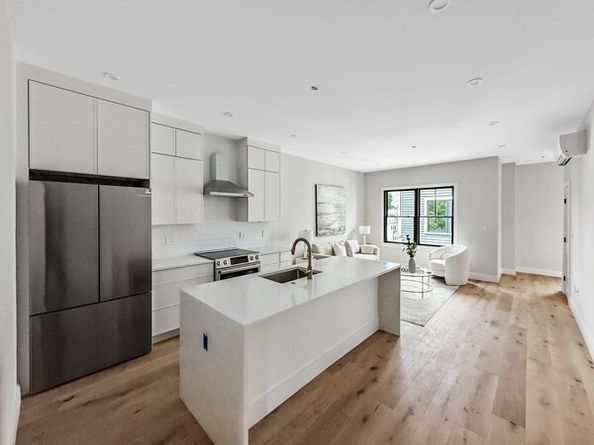 747 Cambridge St 7, Cambridge MA 02141