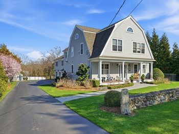 10 Loring Ave