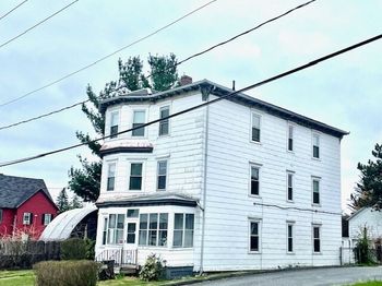 7 Ekman St
