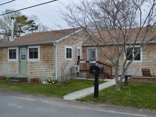 17 Bungalow Ln, Wareham MA 02532