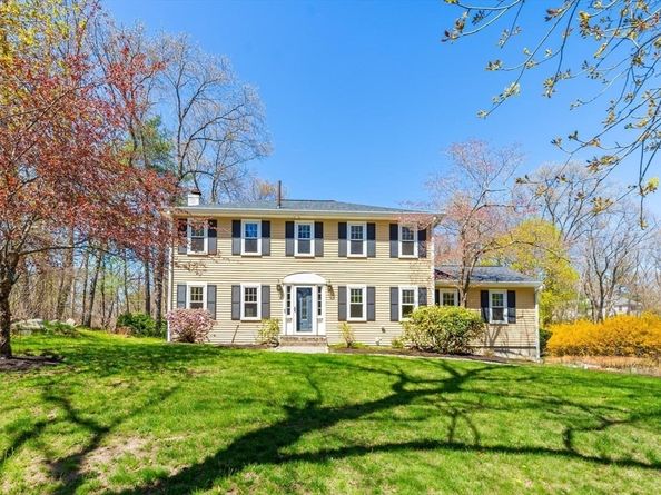 16 Wayland Hills Rd, Wayland MA 01778