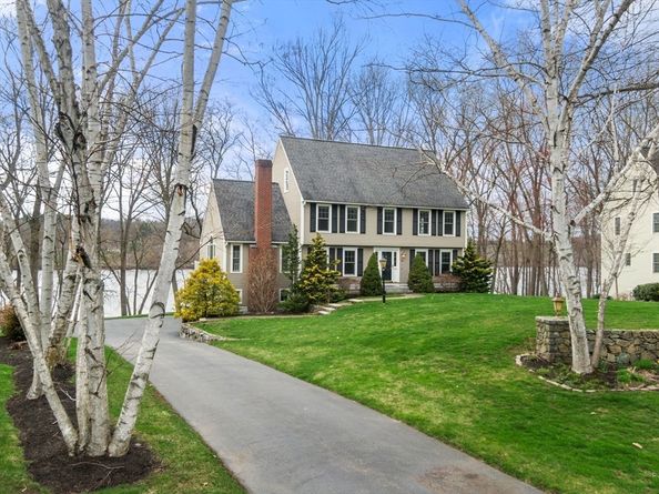 16 Merrimack River Rd, Groveland MA 01834