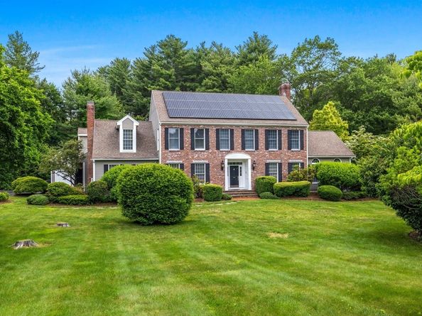 18 Old Colony Dr, Dover MA 02030
