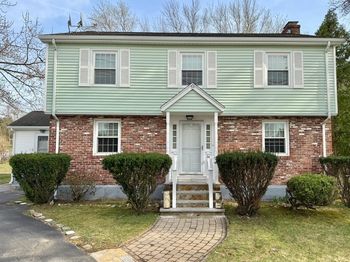 54 River St