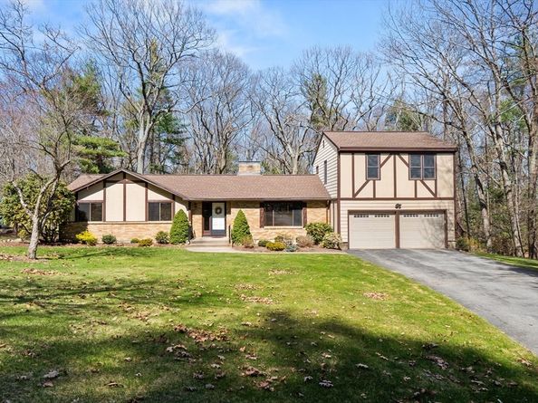 137 Catamount Rd, Tewksbury MA 01876