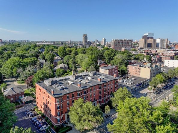 1064 Beacon St 12A, Brookline MA 02446