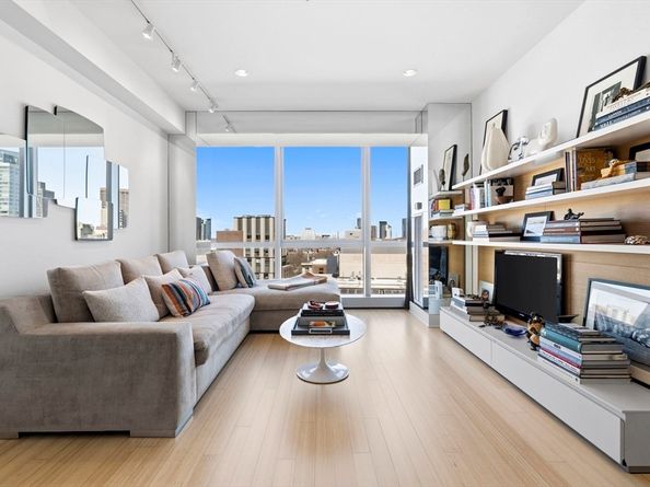 110 Stuart St 17D, Boston MA 02116