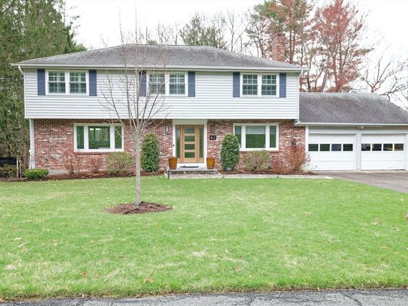 62 Ledgewood Rd, Framingham MA 01701