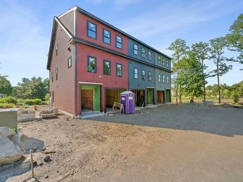 87 Neponset St
