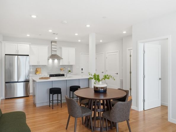 267 Old Colony 308, Boston MA 02127